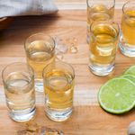 Copo-de-cachaca-Classic-ambientada