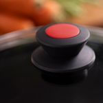 detalhe-everyday-pomel-vermelhas